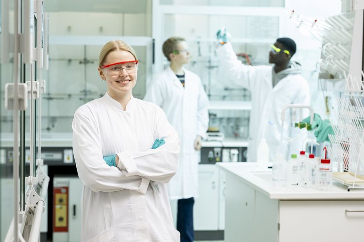 Studierende der Lehreinheit Chemie im Labor